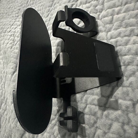 3-in-1 Charging Stand for Phone, Watch & Earbuds – Sleek & Practical - Picture 5 of 17